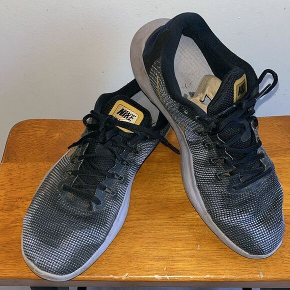 WOMEN’S NIKE FLEX SIZE 12 /EURO 44.5 RUNNING SHOES - Picture 1 of 11